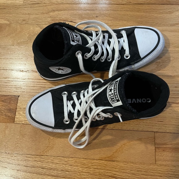 Black mid rise converse, size 7.5 - Picture 4 of 6